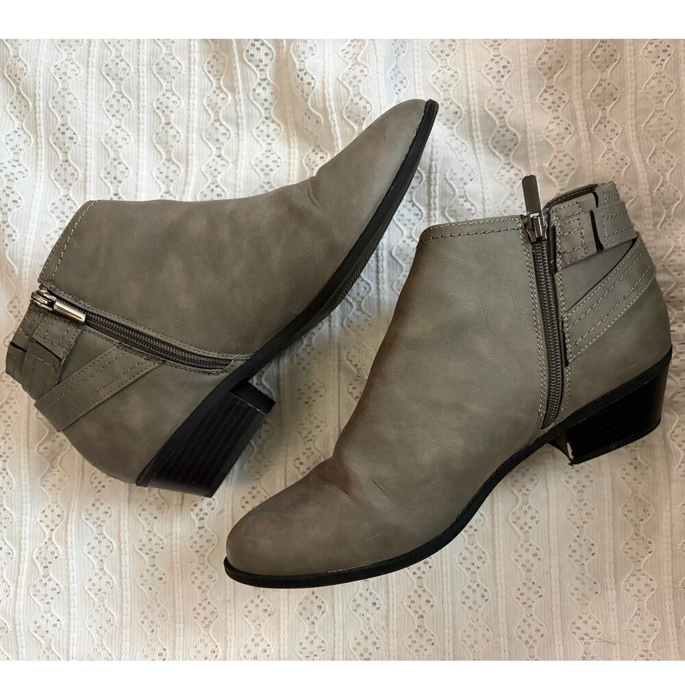 Torrid Gray Ankle Booties Buckle Side Zip Block Heel Wide Width Size 10.5 WW - Picture 8 of 9